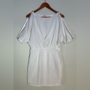 Aryn K Ivory Cold Shoulder Shift Dress Size Small Dolman Sleeve Pleated